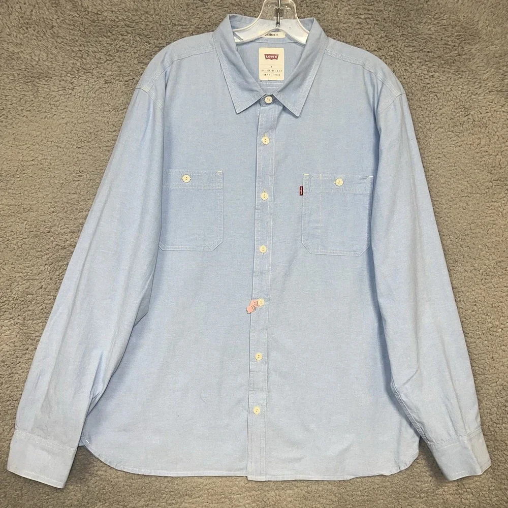 Levi's Shirt Men's Size XL Blue Denim Relaxed Light Wash Jean Work Button Up‎